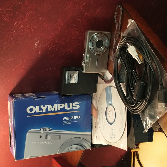 Olympus Other - Olympus FE-230 7.1MP Digital Camera - Silver - w/ Orig. Box